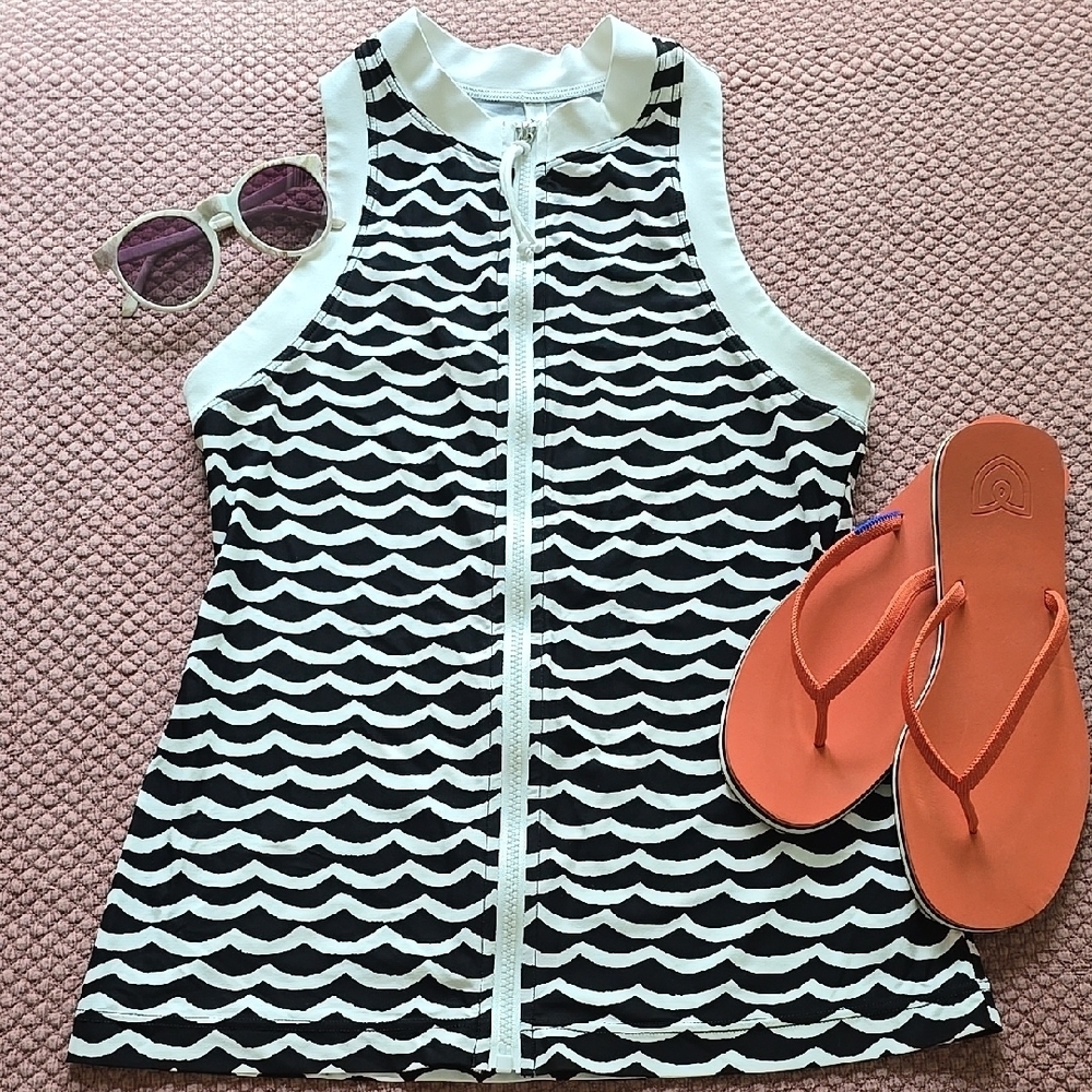 Seafolly Black and White Wave Pattern Rash guard Vest Top